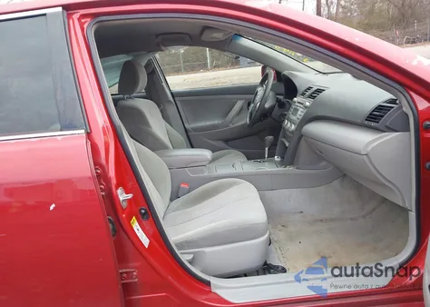 2010 Toyota Camry Le z USA, uszkodzony, nr VIN 4T1BF3EK7AU087145